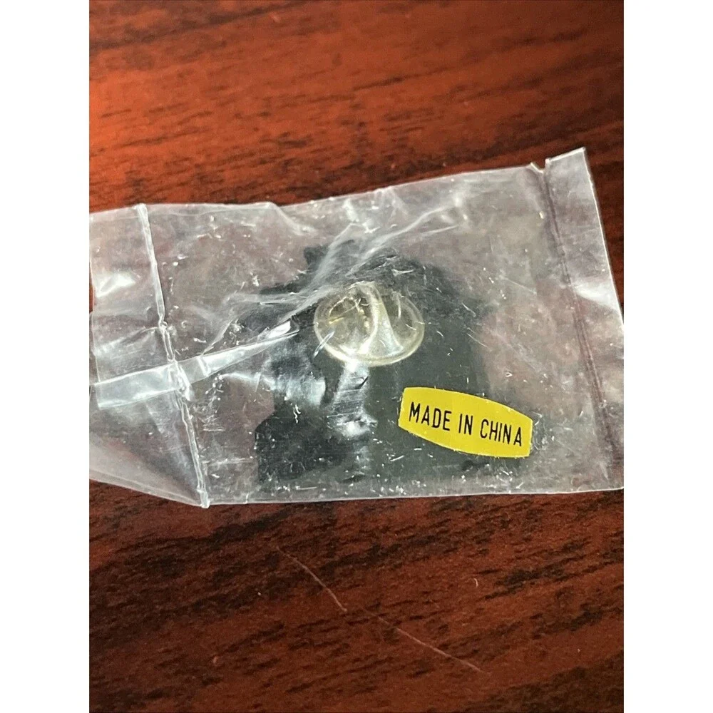 Garfield Garfest 2002 Des Moines Iowa‎ Odie Comic Strip Lapel Hat Pin